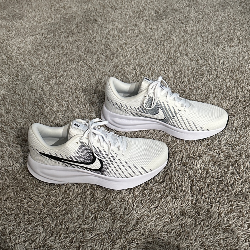 Nike White and Black Run Defy Sneakers